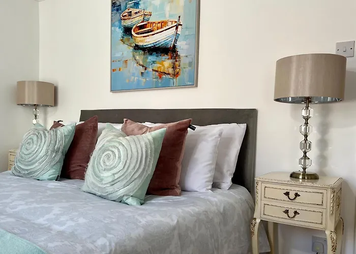 Santa Fe Newlyn-Sleeps 4