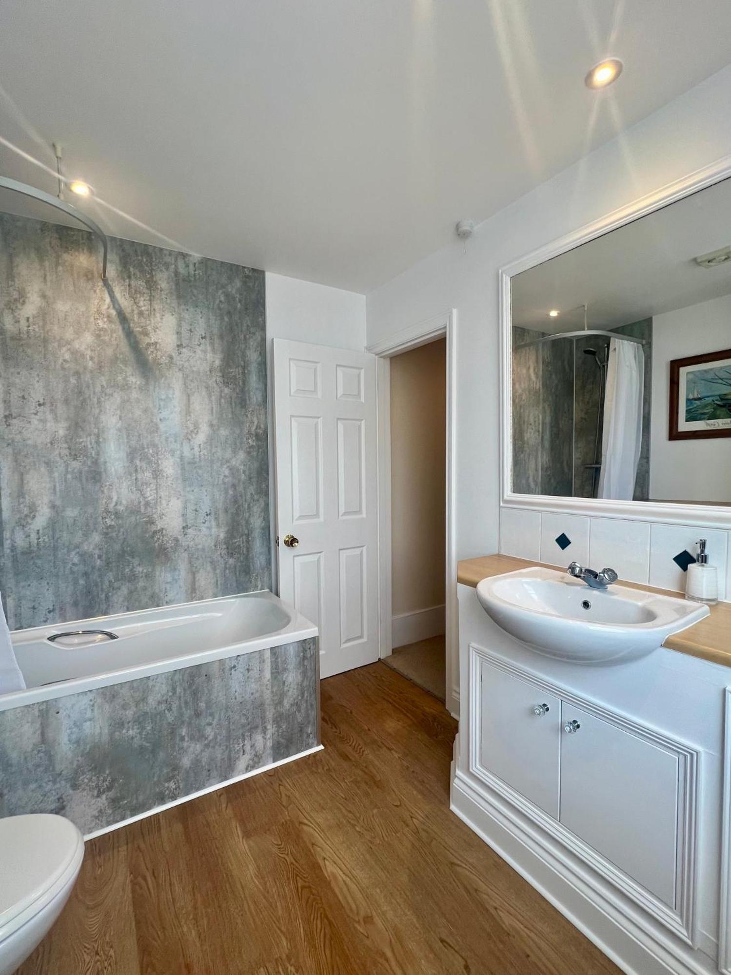 Santa Fe Newlyn-sleeps 4 *