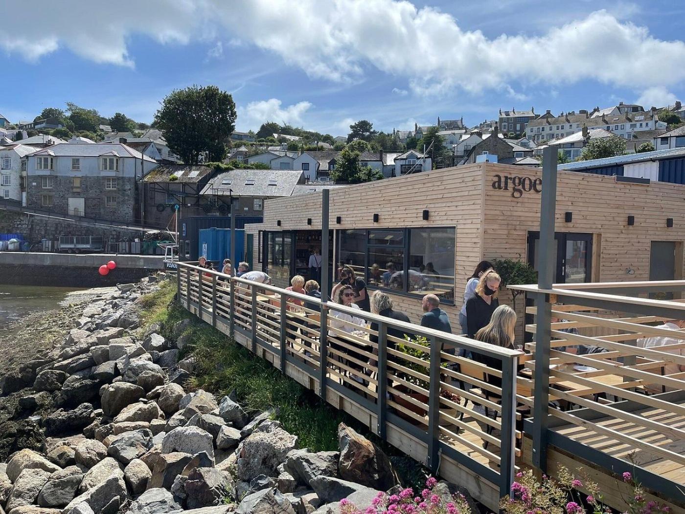 Santa Fe Newlyn-sleeps 4