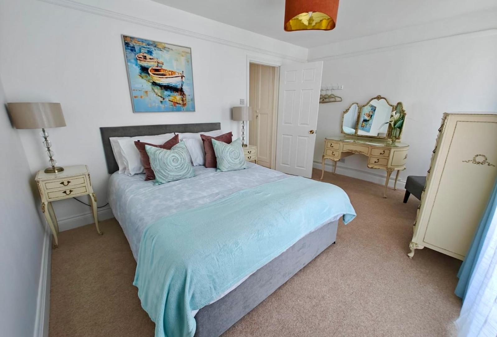 Santa Fe Newlyn-sleeps 4 Holiday home *